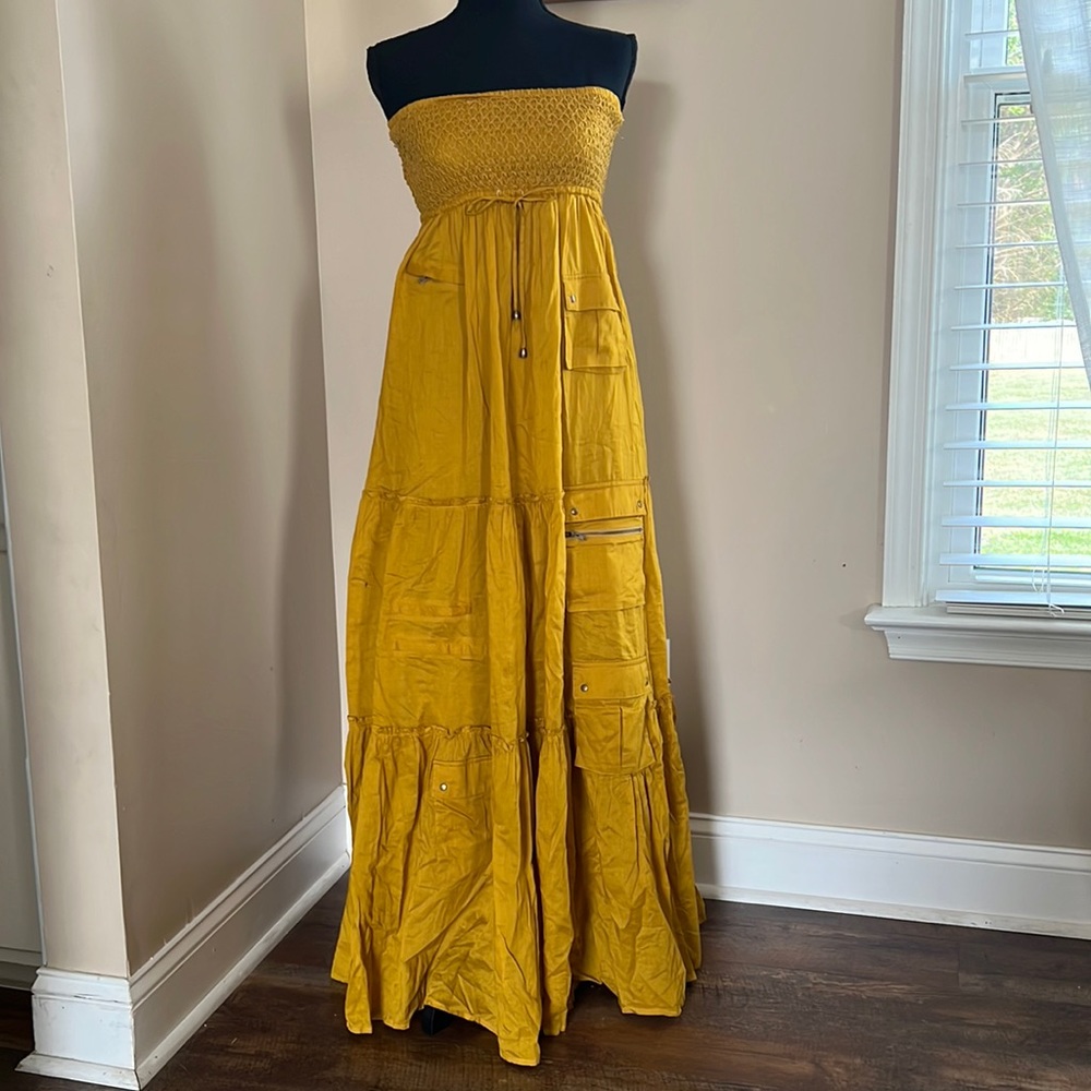 Sleeveless Bebe dress size M